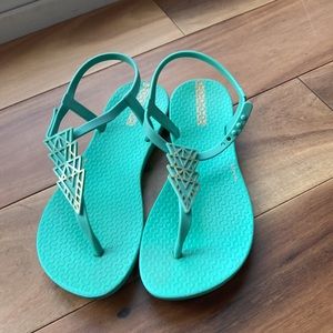 Girls Ipanema teal sandals